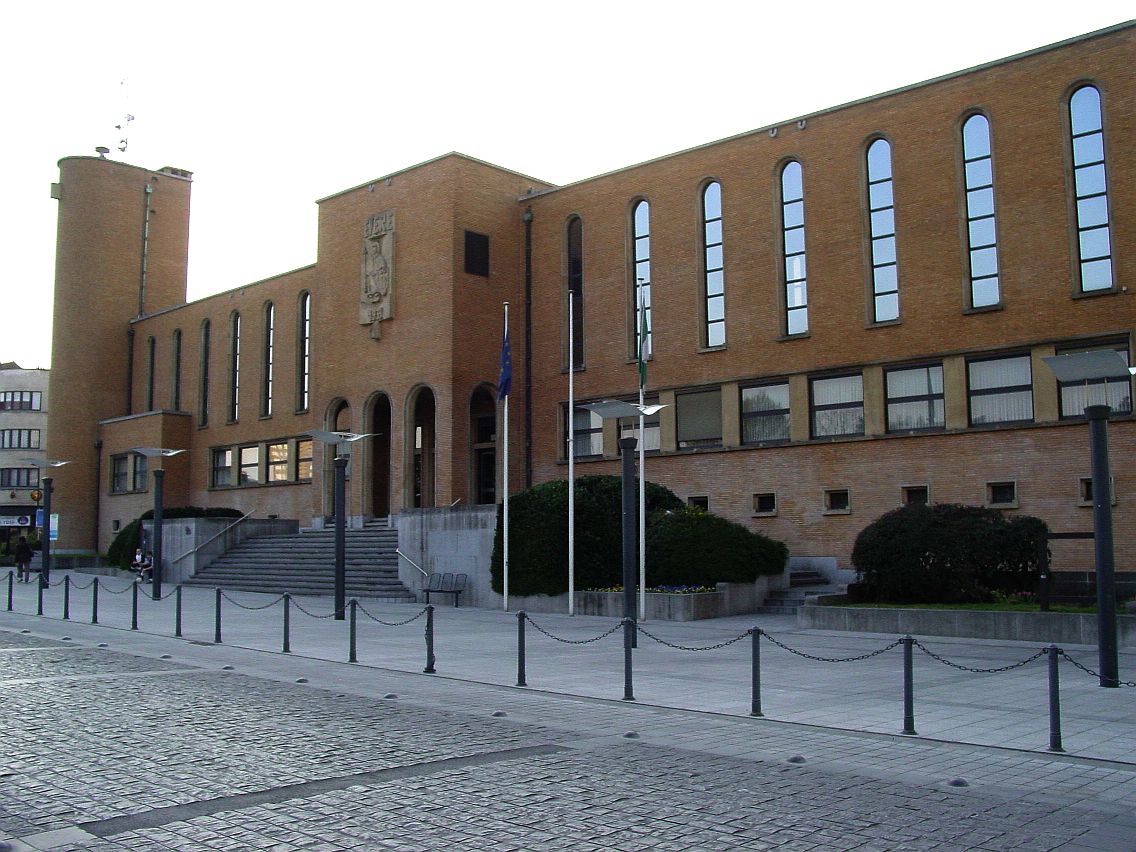 Maison communale d'Evere au Square Servaes Hoedemaekers